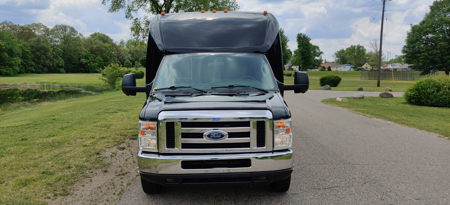 Executive shuttle bus